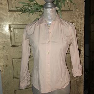 Fitted stretch button down